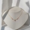 COLAR CRISTAIS EM GOTAS ROSA E RUBI M - OURO 18K